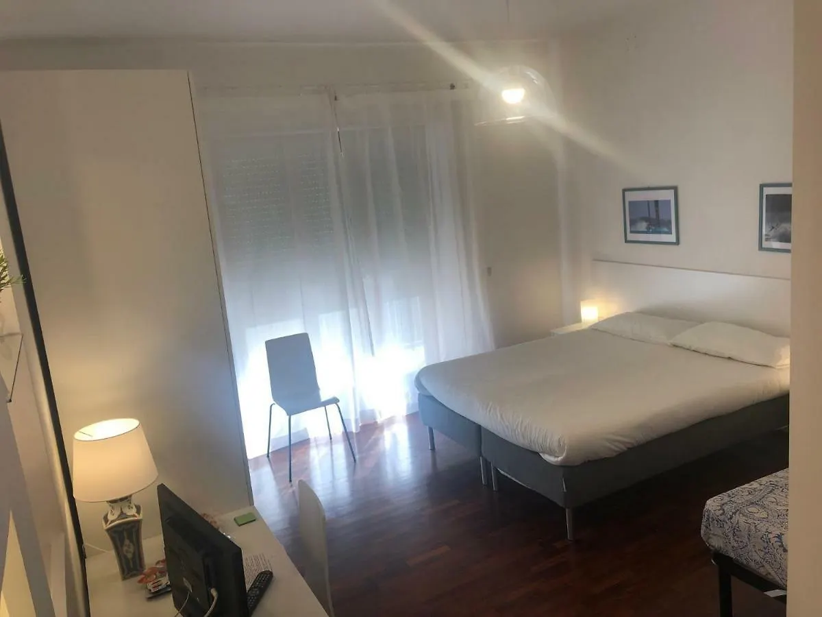 Le Stanze Di Raffaello Bed & Breakfast Naples